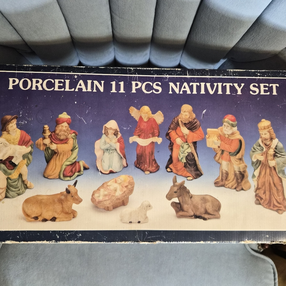 Porcelain 11-Piece Nativity Set Vintage